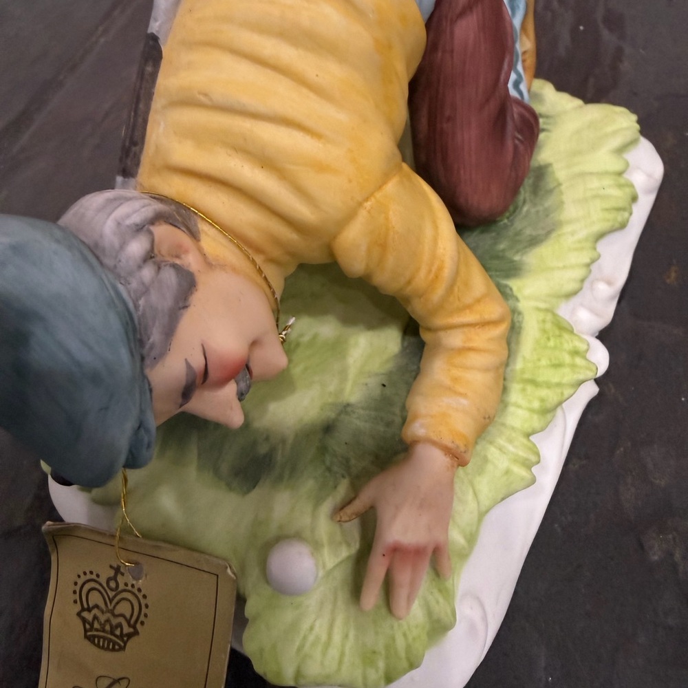 RARE Vintage Lefton Golfer No. 2561 Sculpture Hard-to-Find Collectible Ceramic